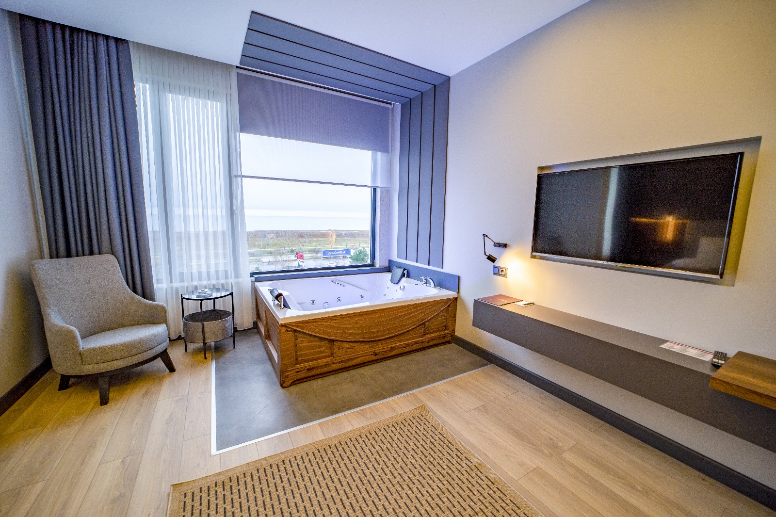 King Suite Room 16